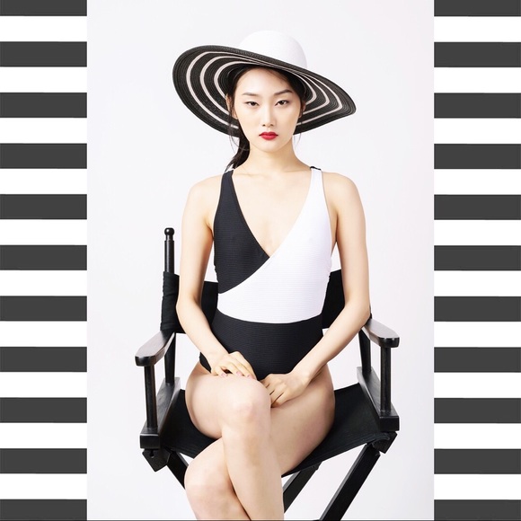 Floppy sun hat - Picture 1 of 3